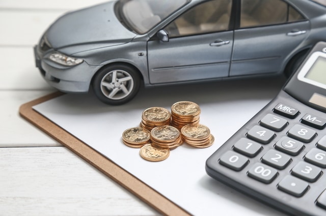 Право на данъчен кредит за закупен товарен автомобил и за разходите за гориво